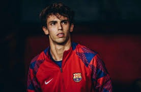 超六万人“鸟巢”见证传奇六连冠 成都AG超玩会成功蝉联2025KPL年度总决赛冠军